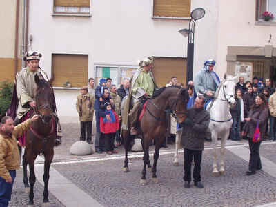re magi 1.jpg (58642 bytes)